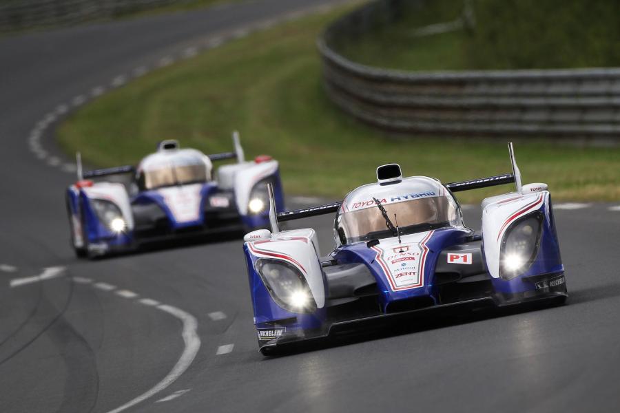  Toyota TS030 Hybrid 2012 года  (фото 13 из 39)